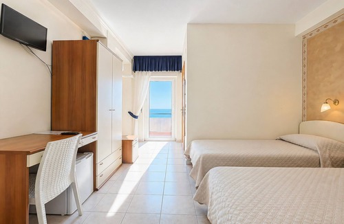 Monte Sant'Angelo Bed & Breakfast | Bright B&B with Sea View Balcony - 244 - Santangelo - Pool