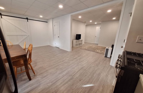 Sugar Hill Apartment | Bright Basement Apt. in Sugar Hill with Full Kitchen
