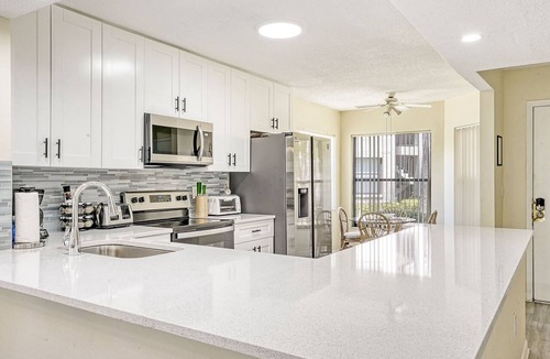 Trailer Estates Condo | BRIGHT, BEAUTIFULLY UPGRADED FIRST FLOOR END-UNIT AT SHOREWALK