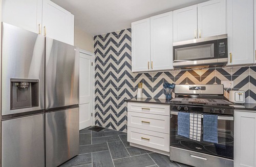 Valparaiso Apartment | Bright BnB Apartment 1S: King Bed + Near VU