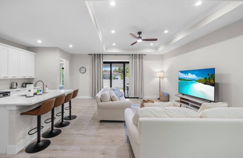 East Naples House | Bright & Breezy Getaway - Near Downtown Naples