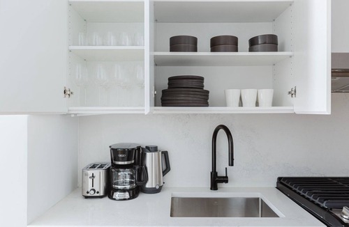 Brooklyn Heights Apartment | Bright Brooklyn Heights 1BR w/Gym & Doorman, nr BB Park, by Blueground