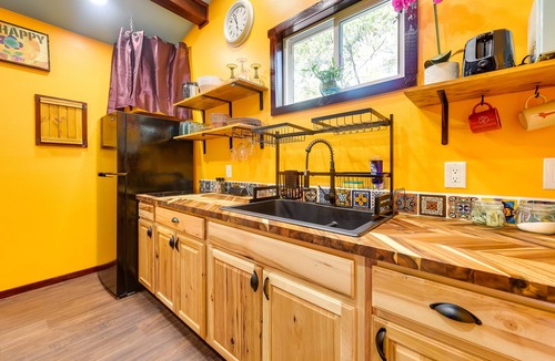 Supply Cabin | Bright Cabin w/Fire Pit - 2 Mi to Holden Beach!