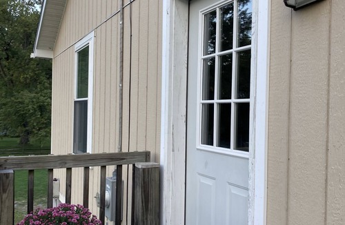 Calvin Cottage | Bright carriage house steps from rail trail and river & 45 minutes to Penn State