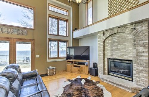 Cecil House | Bright Cecil Home w/Boat Dock & Lake Access!