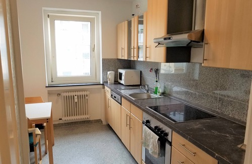 Am alten nordlichen Friedhof Apartment | Bright, Central 2BR Apartment near Museums, Universities, Everything