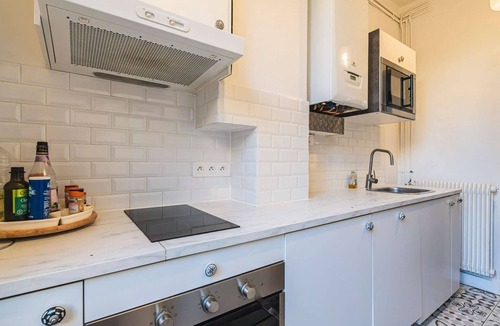 Hincmar Apartment | Bright Central Apartment with Wi-Fi in Reims