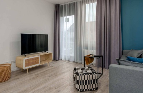 Lippstadt Apartment | ☆BRIGHT: Central Studio for 4 | Kitchen | Parking