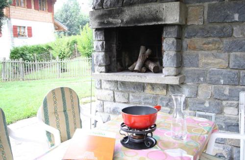 Randogne Ski Chalet | Bright Chalet with Terrace