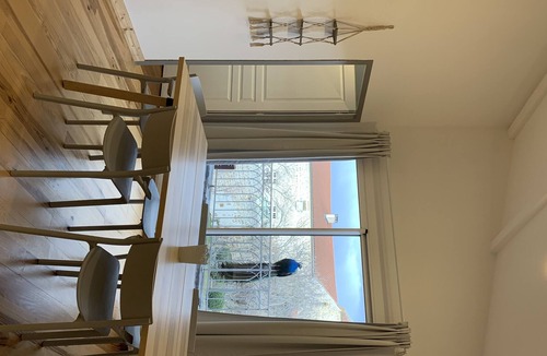 Vic-le-Comte House | bright charming apartment in private property close to amenities