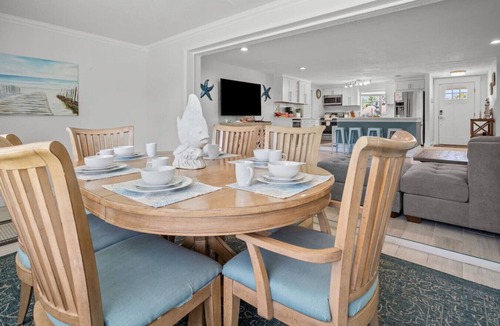 Gulf Gate Estates House | Bright, Clean Paradise 10 mins to Siesta Key