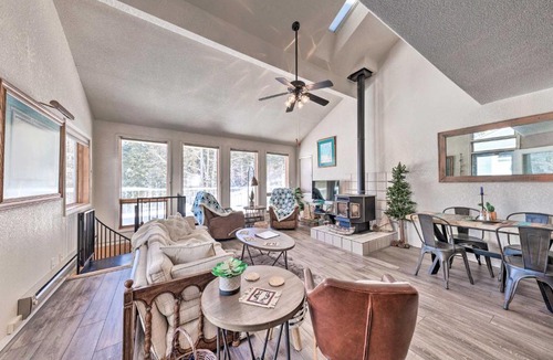 Cloudcroft House | Bright Cloudcroft Condo w/Game Room + Deck!