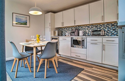 Mews Village Condo | Bright, Coastal Mashpee Condo Near the Commons