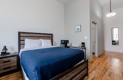 Wicker Park Condo | Bright, Comfortable Condo with Amazing Rooftop Deck! Perfect Location by RedAwning
