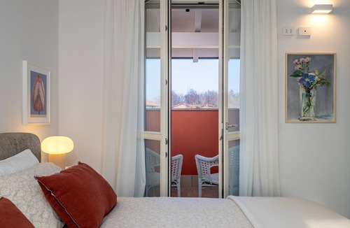 Cressa Ski Chalet | Bright Contemporary Villa with Private Garden next to Bogogno Golf Club