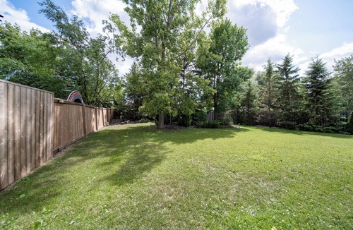 Steinbach House | Bright & Convenient b/w 2 Parks; Perfect for Sports weekend or Family getaway
