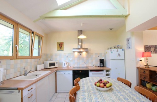 Le Parc Cottage | Bright cottage with private garden, near Mont Saint-Michel, pets allowed