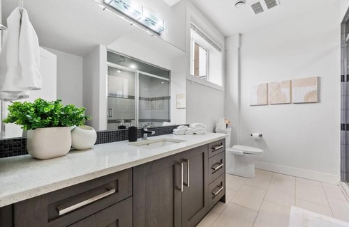Conrich Apartment | Bright & Cozy 2-Bedroom Basement Suite