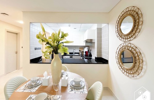 Nad Al Sheba Apartment | Bright & Cozy Apartment | King Size Bed & WI-FI