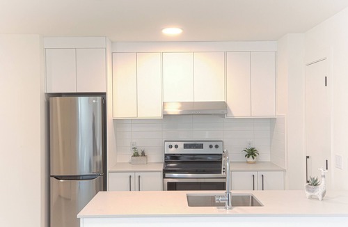 Kitsilano House | Bright & Cozy Kitsilano Suite | Walk to Beach