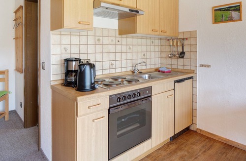 Schoenwald Apartment | Bright Brend Apartment with Private Terrace and Green Views
