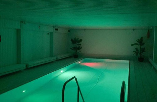 Im Freihofl Apartment | Bright designer apartment with pool table & 2 balconies