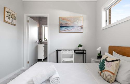 Ryde House | Bright Detached Double Ensuite Room - Shared Amenities - Near Top Ryde City