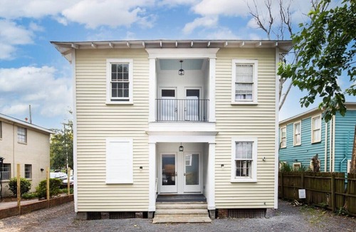 Westside Apartment | Bright Downtown Apartment, Walkable to Everything!