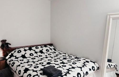 Hietalahti Apartment | Bright Downtown Studio at Great Location