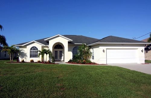 White Marsh House | Bright Dreams | Billiard Table | Canal view