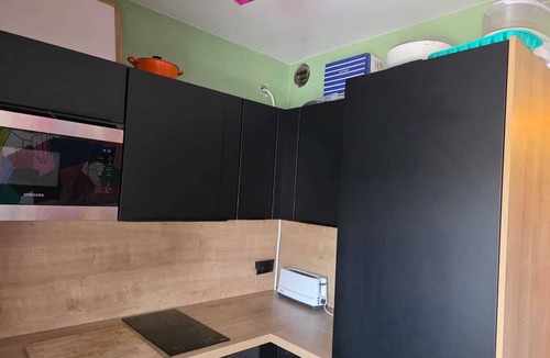 Cahors Apartment | Bright, dual-aspect rooftop apartment in the heart of Cahors, with 2 bedrooms and 2 large terraces