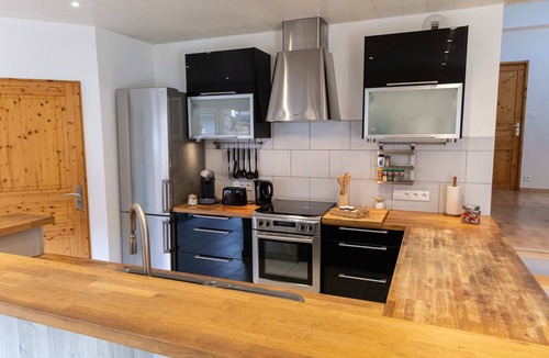 Saint-Claude Apartment | Bright duplex 120 m², 6/8 pers, balcony, Jura nature