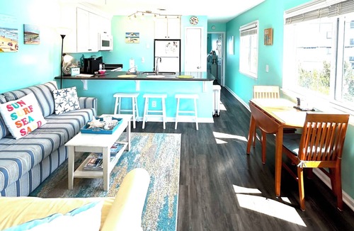 North Carolina Coast Condo | Bright end unit, Ocean Views, 1st floor, Pool, large beach, Direct access !