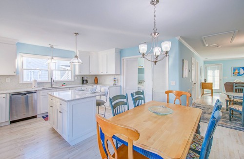 Holden Beach House | Bright Family Escape W/Outdoor Shower, Free WiFi & Large Deck - Walk to Beach