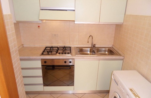 Rosapineta Apartment | Bright flat in a colourful building - Beahost