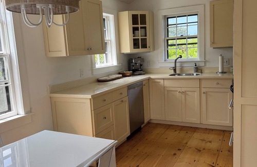 Madaket House | Bright freshly decorated 2-bedroom house on an acre