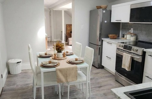 Walkerville Apartment | Bright Full-Height Apt, Historical Old Walkerville