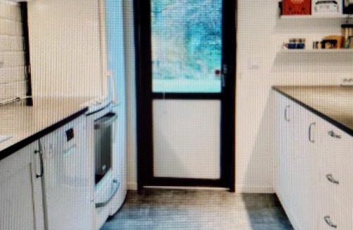 Orebro Apartment | Bright, fully equipped property in Örebro