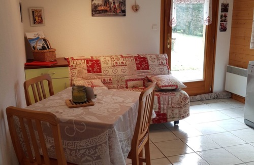 Tendon Ski Chalet | Bright ground-floor apartment in Vosges chalet overlooking the valley.