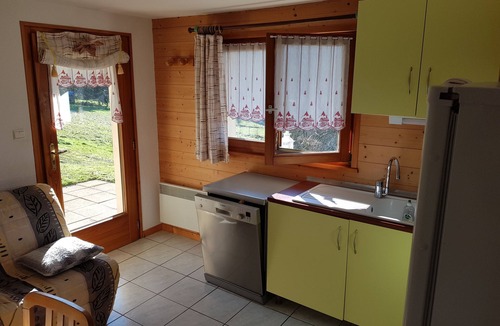 Tendon Ski Chalet | Bright ground-floor apartment in Vosges chalet overlooking the valley.