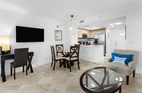 Coconut Grove Hotel | Bright Grove Getaway with Pool Access | 0.4 mi to CocoWalk