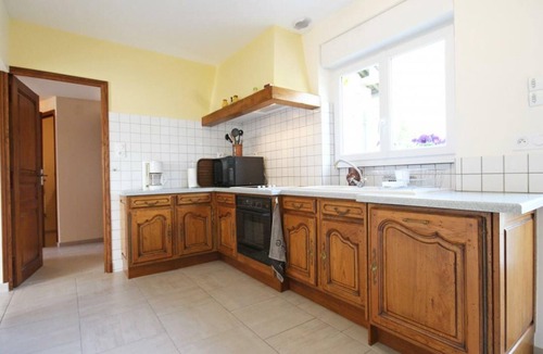 Rouperroux Cottage | Bright house with enclosed garden and terrace for 9 people near Écouves forest