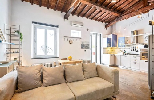 Santa Croce Apartment | Bright House with terrace in Santa Croce
