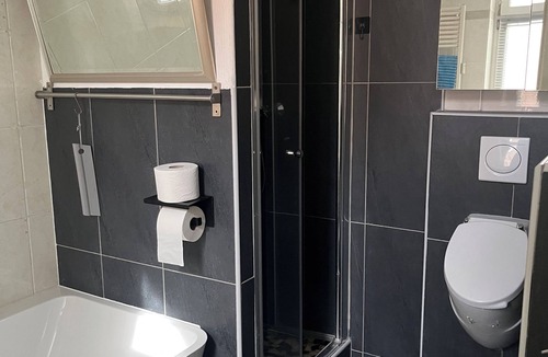 Adlershof Apartment | Bright individual 2-room apartment with private bathroom and balcony