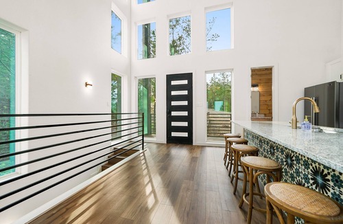 Broken Bow Cabin | Bright Luxury Cabin w/Views! Designed for Groups!