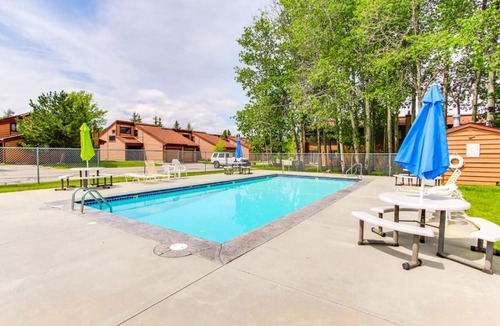 McCall House | Bright McCall Retreat - Pool Hot Tub & Fitness
