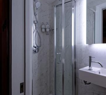Pembridge House | Bright micro studio in Notting Hill-4th floor