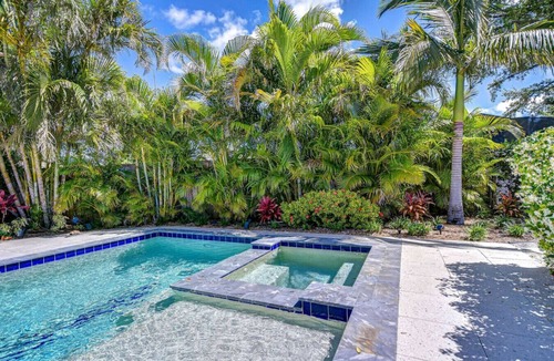 Greater Pinellas Point House | Bright Mid-Century Retreat | Heated Pool & Hot Tub
