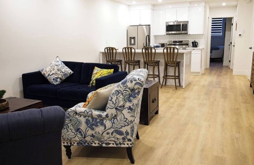 Killarney Apartment | Bright, modern 3 bed, 2 bath just minutes to Ctrain, shops and amnenities
