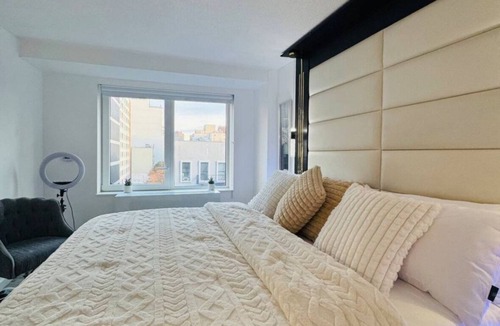 Upper East Side Apartment | Bright & Modern 4BD 2BA Apartment w Doorman, Gym, Lounge, Near West Harlem